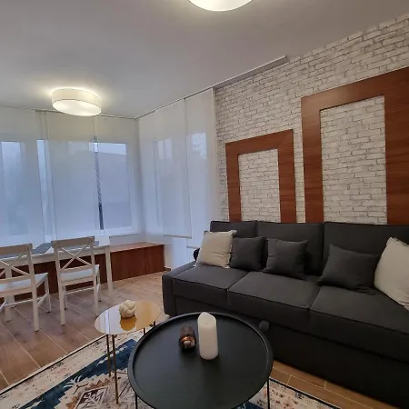 Nivalis Hill N&v Apartment