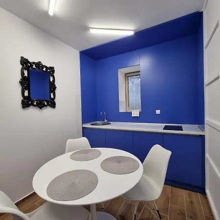 Nivalis Hill N&v Apartment